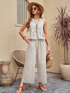 Cotton Dress Summer Casual, Wide Leg Pants Outfits, Leg Pants Outfit, Designer Kurtis, Pants Outfits, Fancy Blouses, Fancy Blouse Designs, Fashion Inspiration Design, Dress For Short Women