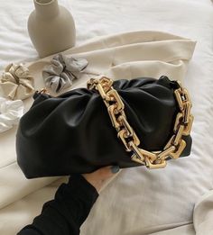 Ruffles Bag, Designer Handbag Brands, Dumpling Bag, Looks Chic, Branded Handbags