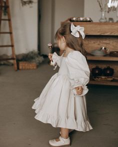 Vintage Flowergirl Dress, Little Kid Aesthetic Girl, Coquette Toddler Outfits, Cute Little Toddler Girl Outfits, Daughter Outfits Aesthetic, Baby Clothes Aesthetic Girl, Baby Outfits Girl Aesthetic, Classy Kids Outfits, Elegant Kids Outfit