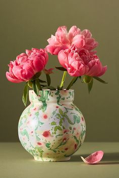 This bulbous stoneware vase features handpainted botanicals as beautiful as the blooms it's meant to house. | Sylvia Handpainted Floral Vase by Anthropologie Entry Way Kitchen, Indoor Plants Pots, Galentines Brunch, Stuff For House, Sf Apartment, Vase Ideas, Rose Vine, Terracotta Vase, Anthropologie Home