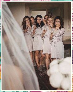 The secret to stunning wedding memories - Amazon's picture ideas. Wedding Photo List, Bridesmaid Poses, Wedding Photography Bridal Party, Bridal Party Poses, Wedding Shot List, Bridesmaid Pictures, Bridesmaid Photoshoot, Wedding Portrait Poses, Bride Photoshoot