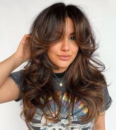 Retro Haircut, Butterfly Hairstyle, Caramel Brown Hair, Butterfly Haircut, Butterfly Cut, Hair Tint, How To Style Bangs, Haircuts For Medium Hair, Haircuts For Long Hair