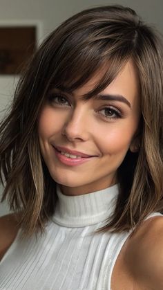 Elevate Your Look: Modern Mom Hairstyles for Every Occasion 35 Haircuts For Medium Length Hair Round Face, Medium Length Hair Round Face, Fall Haircut, Mom Haircut, Mom Haircuts, Textured Lob, Chic Haircut, Hair Round Face