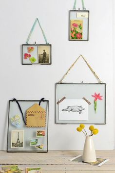 Art in an Instant: 12 Quick Ideas Using Floating Glass Frames Diy Poster Frame, Double Sided Picture Frame, Postcard Display, Diy Postcard, Display Frames, Hanging Picture Frames, Metal Tree Wall Art, Diy Picture Frames, Decoration Photo