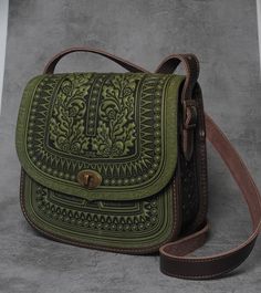 This Messenger Bags item by LeatherCraftsUA has 125 favorites from Etsy shoppers. Ships from Ukraine. Listed on Nov 29, 2023 Green Leather Purse, Big Leather Bag, Capacious Bag, Retro Shoulder Bag, Estilo Hippy, Tooled Leather Bag, Estilo Hippie, Oak Leaves