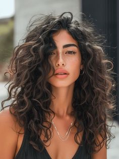 39 Spring Haircuts for Curly Hair 2024: Embracing Pure Textures and Types Check more at https://howcandothis.com/hairstyleideas/39-spring-haircuts-for-curly-hair-2024-embracing-pure-textures-and-types/ Naturally Curly Lob, Natural Balayage Black Hair, Balayage Brownhair, Long Layered Curly Hair, Layered Curly Haircuts, Long Curly Haircuts, Spring Haircuts, Curly Lob