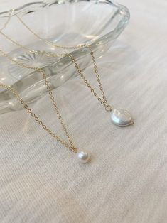 14K Gold Filled Single Pearl Necklace Freshwater Pearl - Etsy Minimalist Baroque Pearl Jewelry For Wedding, Classic Oval Pearl Necklace For Wedding, Minimalist Baroque Pearl Necklace For Wedding, Minimalist Teardrop Pearl Necklace, Oval Pearl White Necklace For Wedding, Pearl White Oval Necklace For Wedding, Classic Oval Pearl Charm Necklace, Oval Pearl Chain Necklace For Wedding, Minimalist Pear-shaped Pearl Necklace