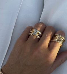 Bulgari Ring, Couple Ring Design, Bvlgari Jewelry, Dope Jewelry, Jewelry Fashion Trends, Classy Jewelry, Stacked Jewelry, Jewelry Outfit