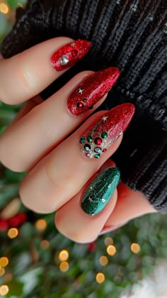 These Christmas Nails Nail Art Ideas – Get Ready to Shine! 💅. Get festive with these stunning Christmas Nails Nail Art ideas that will make your nails the talk of every holiday party! From elegant Christmas Gel Nails to chic Christmas Nails Acrylic, there\'s a look for everyone. 🎅✨ Want something fun and easy? Try Cute Christmas Nails or go with Christmas Nails Easy for a quick, stylish look. Bring on the Festival Nails and show off Her Nails with confidence. If you’re in a rush, Stick On Nai... Red And White Nails, Snowflake Nail Art, Winter Manicure