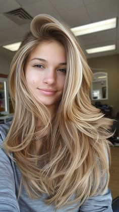 Clipin Hair Extensions, Honey Brown Hair, Colour Hair, Golden Honey, Honey Blonde Hair, Hair Color Balayage, Long Blonde Hair, Hair Color Trends, Twist Hairstyles