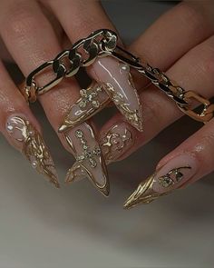 Nail Designs With Pearls, Book Nails, Gold Treasure, Gold Nail Designs, Cute Simple Nails, Gold Nail, Glow Nails, Dope Nail Designs