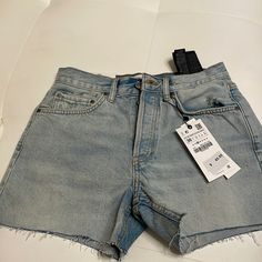 Nwt Zara Relaxed Denim Shorts Spring Cutoff Jean Shorts With Five Pockets, Spring Cutoff Shorts With Five Pockets, Trendy Jean Shorts With Five Pockets, Light Wash Cutoff Shorts With Five Pockets, Mid-rise Five Pocket Summer Shorts, Washed Blue Jean Shorts, Mid-rise Five-pocket Summer Shorts, Medium Wash Short Length Denim Jeans, Spring Washed Blue Short Jeans