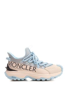 Sneaker basse "Trailgrip Lite" di Moncler con tomaia in ripstop traslucido, modello sfoderato, chiusura con lacci. Adventure Accessories, Luxury Sportswear, Street Style Shoes, Stylish Boots, Sneakers For Women, Classic Pumps, Business Books, Comfortable Sneakers, Sportswear Brand