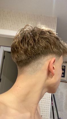 Haircut Indian, Taper Fade Long Hair, Fade Haircut Curly Hair, Low Taper Fade Haircut, Men Fade Haircut Short, Old Hollywood Hair