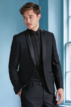 Formal Attire For Men, Black Suit Men, Francisco Lachowski, Designer Suits For Men, Fashion Suits For Men, Slim Fit Suit, Photography Poses For Men, Black Suit