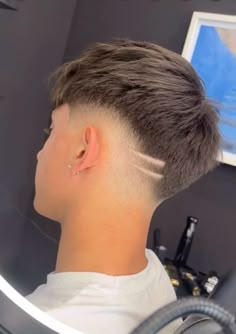 Low Fade V Cut, V Fade Haircut Men, Men’s Fade Haircut, Mid Fade Em V, V Fade Haircut, Low Mid Fade, Mid Fade En V, Low Fade En V, Low Fade Em V