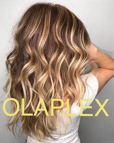 Honey Blonde Balayage Brunettes Caramel Highlights, Carmel And Blonde Hair Color, Carmel Highlights On Blond Hair, Gingerbread Hair Color, Blonde Hair With Caramel Highlights, Red Hair Inspiration, Hair Solutions, Blonde Hair Looks