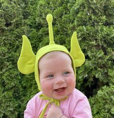 Alien baby hat/ alien hat/Little Green Men hat/ Alien/green alien baby hat/alien toddler hat/green baby bonnet ** some sizes sold out **  Bright green alien hat is made of soft cotton, has soft cotton inner lining and is the cutest alien baby hat perfect for Halloween.  The alien antenna pokes up on the top of the bright green bonnet and the alien ears are both pointy and soft with inner cotton batting for added stability.  Also available with bloomers. This set is a bright vivid green.  Multipl Adjustable Green Bonnet Cap, Adjustable Themed Green Hat, Adjustable Green Themed Hat, Adjustable Green Novelty Costume Hat, Green Bonnet One Size Fits Most, Green Bonnet, One Size Fits Most, One Size Green Bonnet, Adjustable Green Fun Costume Hats And Headpieces, Green Adjustable Fun Costume Hats And Headpieces