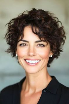 Pixie Haircuts For Fine Hair, Curls Volume, Hairstyles For Women In Their 40s, Short Layered Curly Hair, Pixie Cut Curly Hair, Best Curly Hairstyles, Women In Their 40s, Short Curly Hairstyles For Women, Short Wavy Haircuts