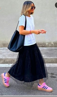 Streetstyle Summer 2024, Black Tulle Skirt Outfit, Tulle Skirt Outfits Casual, Transformation Fashion, Tulle Skirts Outfit, Skirt Tulle, Instagram Look, Style Spring