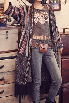 Boho Look, Kimono com franja, camiseta com franja, estilo boho, hippie chic Look Kimono, Sukienki Maksi, Stile Boho Chic, Moda Hippie, Boho Mode, Burberry Coat