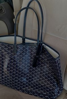 Navy Blue Goyard, Blue Goyard Bag, Navy Goyard, Uni Bag, Skandinavian Fashion, Bag Obsession