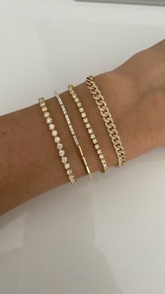 Bracelet Expensive, Expensive Bracelets, Jewelry 2024, Girl Bracelet, Preppy Jewelry, Gold Girl, Wrist Jewelry, Luxe Jewelry, Jewelry Accessories Ideas