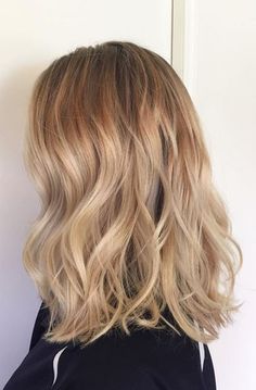 15 blonde shades to try this Spring! #blonde #beigeblonde #bayalage #lob Hair Color Images, Beige Blonde Hair, Blonde Lowlights, Beige Blond, Beige Blonde, Ombré Hair