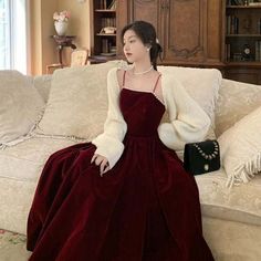 Prom Dress Simple, Red Spaghetti Strap Dress, Prom Dresses Simple, Velvet Dress Long, Velvet Prom Dress, Simple Prom Dress, Red Velvet Dress, Womens Prom Dresses, Burgundy Velvet