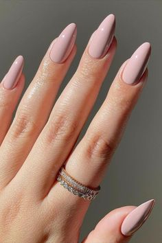 #unhasdeboneca #nude #alongamentodeunhas #unhaslindas2023 Mauve Nails, Long Almond, Nude Nail Designs, Elegant Nails, Minimalist Nails, Chic Nails, Artificial Nails, Nude Nails