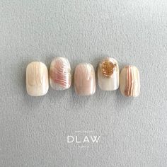 DLAW nail【ドロウ ネイル】原宿・表参道にある、有名タレント・モデルが通う人気のトップネイルサロン Gel Nail Tutorial, Nails And Rings, Nail Salon Interior Design, Nail Salon Interior, Nail 2024, X Nails, Nail Design Inspiration, Nail Tutorial, Salon Interior Design