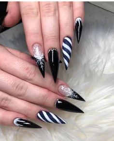 Black And White Christmas Nails, White Winter Nails, White Christmas Nails, Christmas Snowflakes Nails, Holiday Manicure, Black And White Christmas, Holiday Nails Christmas, Holiday Nail Designs