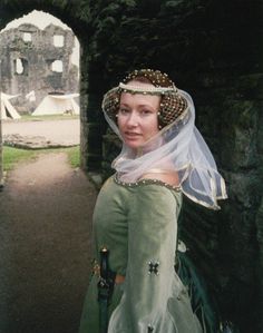 Medieval Headwear, Medieval Costume Women, Medieval Hair, Valyrian Steel, Middle Ages Clothing, Medieval Things