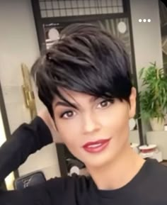 Dark Short Pixie Hair, Hairstyles For Short Hair Easy, Short Black Haircuts, Summer Hairstyles For Short Hair, Amazing Hairstyles, At Home Diy, Hairstyles For Girls