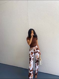 Cow Print Outfit, Brown Cow Print, Brown Cow, Streetwear Fashion Women, Cute Swag Outfits, Bella Hadid, Cow Print, Outfits Casuales, Cute Casual Outfits