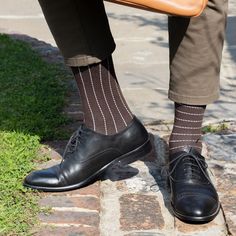 The Dash men's luxury socks, with their impeccable mix of vertical and horizontal stripes, offer the perfect balance of stylish distinctiveness. Whatever your outfit, you'll find the ideal match in this eight-pair bundle, featuring Maroon, Brown, Charcoal, Green, Black, Blue, Navy, and Grey socks. MATERIAL: 34% Recycled Cotton, 34% Recycled Polyester, 30% Polyamide, 2% Spandex. CARE: Wash inside out, with similar colours and at 30 degrees. Dash Pattern, Brown Socks, Women Poetry, Stocking Fillers For Him, Knit Loungewear, Green Socks, Grey Socks, The Dash, Brand Magazine