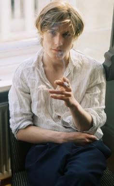 Louis Hoffman, Dorian Grey, Aot Cosplay, Louis Hofmann, German Men, Man Character, Poses References, Aesthetic Photo