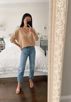 simple fall outfit with straight leg jeans and a sweater // jcrew cashmere boyfriend sweater petite Straight Leg Jeans Outfits Casual Winter, Straight Jeans And Sweater, Scandinavian Clothing Style, Styling Straight Leg Jeans, J Crew Fall, Jcrew Fall, Straight Jeans Outfit, Straight Leg Jeans Outfits, Boyfriend Sweater