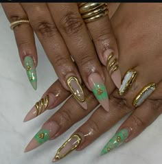 @ffreshprincess 🌴 | ⚠️: not my pin. just trying to give you some inspiration. all credits to the official creator✨ Shiny Nails Designs, Posh Nails, Ombre Acrylic, Diy Acrylic Nails, Edgy Nails