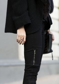 remain simple. Black Minimal, All Black Everything, Classy And Fabulous, Back To Black, Wearing Black, All Black, Black Fashion