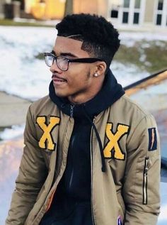 Chad Haircut, Masculine Hairstyles, Haircuts For Black Men, Hairstyles For Black Men, Curly Cuts, Future Hairstyles, Black Men Haircuts, Pelo Afro, Black Men Hairstyles