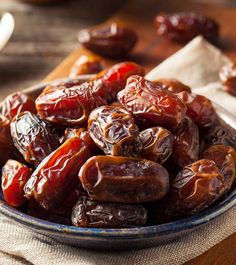 Kurma Ajwa, Ajwa Dates, Health Benefits Of Dates, Dates Benefits, Bulan Puasa, Dried Dates, Makkah Madina, Chia Seeds Benefits