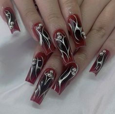 Burgundy, fall nails, tapered square coffin shape, red wine nails, edgy, design chrome nails, dark feminine nails silver accents Grain Design, Red Acrylic Nails, Airbrush Nails, Gothic Nails, Grunge Nails, Nail Swag, Nail Forms