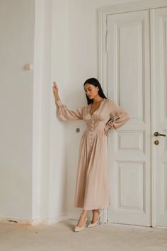 Feminine Silk Dress For Wedding, Silk Feminine Wedding Dress, Elegant V-neck Maxi Dress For Wedding Guest, Silk Midi Dress With Fitted Bodice And V-neck, Feminine Silk Wedding Dress, Feminine Satin Midi Dress For Wedding, Elegant Silk Maxi Dress With Sweetheart Neckline, Chic Silk Dress With Fitted Bodice For Wedding, Feminine Fitted Silk Wedding Dress