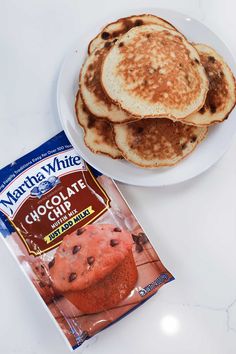 muffin mix pancakes No Milk Pancakes, Muffin Mix Pancakes, Best Fluffy Pancakes, Milk Uses, Chocolate Chip Muffin Mix, Fluffy Pancakes Recipe, Recipe For Pancakes