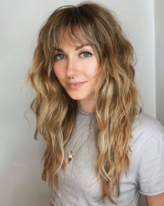 Long Wavy With Bangs, Layered Long Hair Bangs, Long Hair Shag With Bangs, Wavy Bangs Long Hair, Shag Haircut With Bangs, Pale Blonde Hair, Long Hair Bangs, Copper Blonde Hair Color, Medium Blonde Hair