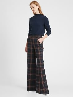 Petite High-Rise Slim Wide-Leg Pant | Banana Republic Wide Leg Pants With Boots, Dress Pants With Boots, Wide Leg Pants Outfit Work, Fashion Brenda, Pants Outfit Work, Contemporary Clothes, Winter Trousers, Petite Business Casual, Dark Academia Fashion