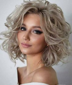 Blonde Haircuts, Natural Wavy Hair, Haircuts For Wavy Hair, Penteado Cabelo Curto, Great Hair, Hairstyles Haircuts, Layered Hair, Wavy Hair