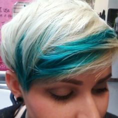 Blonde Teal Hair, Blonde Hair Teal Highlights, Blonde Hair With Teal Tips, Teal Pixie Hair, Mint Green Pixie Hair, Pixie Highlights, Extreme Hair Colors, Ash Blonde Highlights, Peekaboo Hair