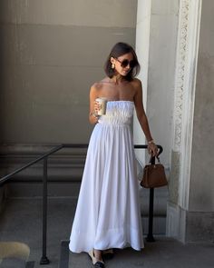 Lison Sebellin (@lisonseb) • Instagram photos and videos Classy Minimalist Outfits Summer, Classy Minimalist Outfits, Rome Outfits, Classy Minimalist, Minimalist Outfits, Honeymoon Outfits, Cotton Midi Dress, Boho Look